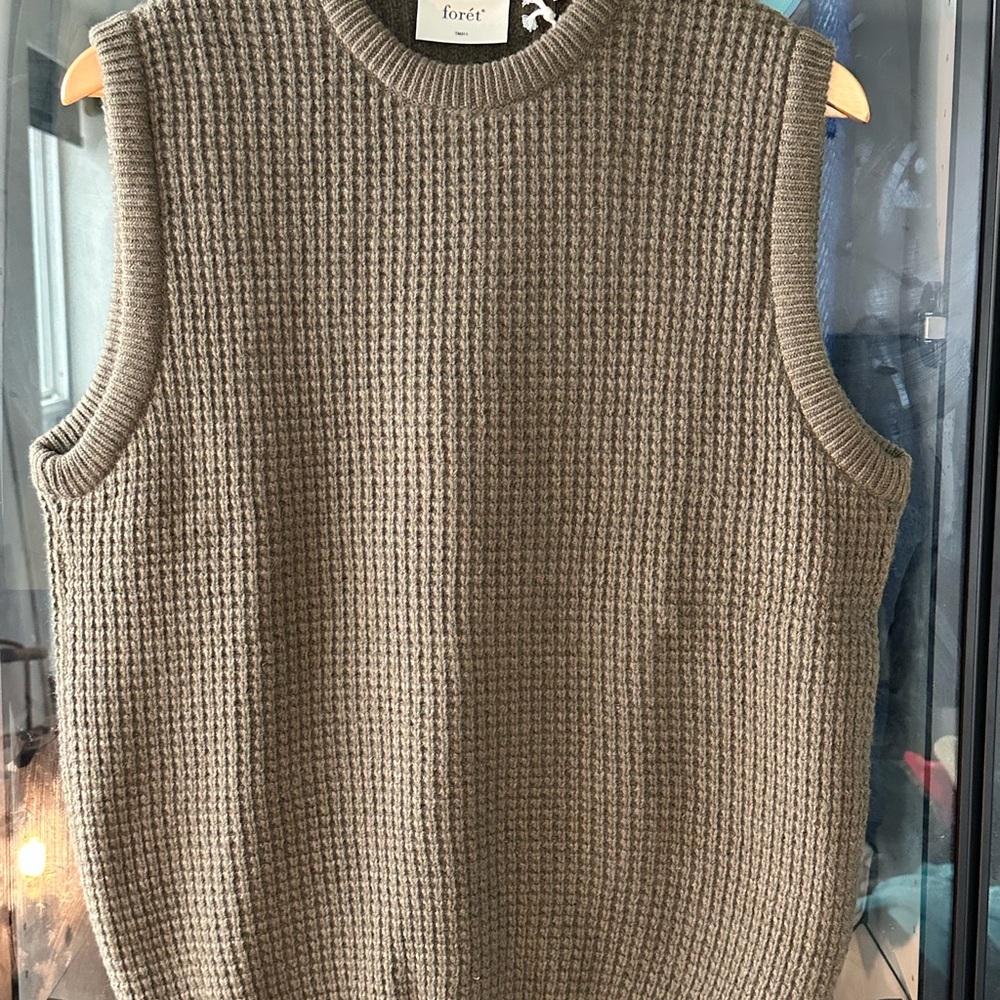 Forét Olive Green / Khaki Knit Sweater Vest